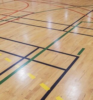 Lakering af sportsgulve
